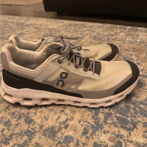 ON CLOUDVISTA SNEAKERS